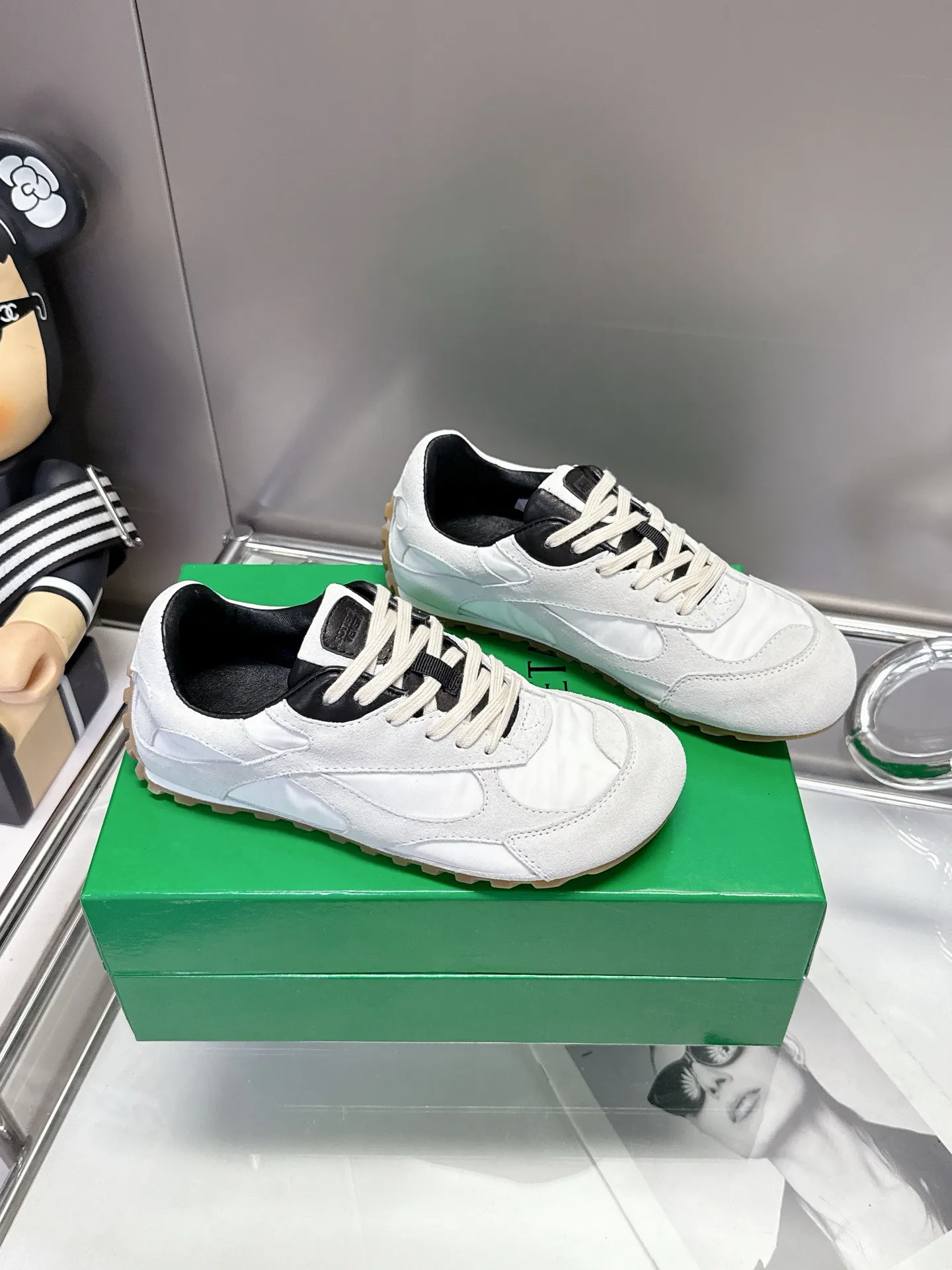 👟👟Ex-factory price 500👟👟 Bottega Veneta｜BV Bottega Veneta 25ss new Forrest shoes Dexun sneakers Sneaker technology nylon and suede, inspired by retro sneakers, a new interpretation of classic sneakers, lightweight, comfortable and breathable summer essentials The sole uses a classic woven texture, which is very recognizable, and is spliced with nylon suede, giving it a full texture!   Size: #Female 35-40 (41 made to order, non-refundable)